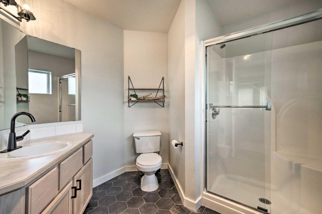 Chic Chelan Condo With Balcony, Walk To Lake And Dtwn! Exterior photo